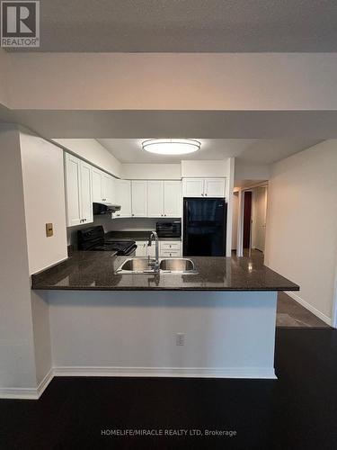 2210 - 750 Bay Street, Toronto, ON - Indoor Photo Showing Kitchen