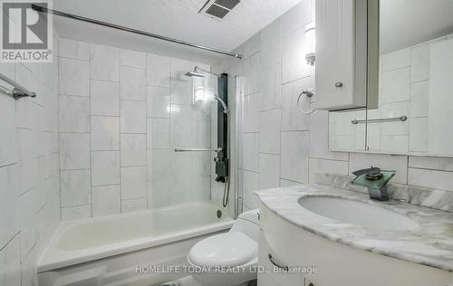 1806 - 5 Massey Square, Toronto, ON - Indoor Photo Showing Bathroom
