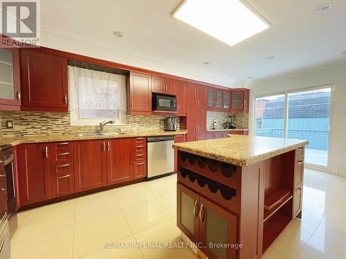 37 Nipissing Crescent, Brampton, ON - Indoor Photo Showing Kitchen