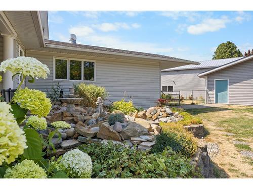 409 33Rd Avenue S, Erickson, BC - Outdoor With Deck Patio Veranda