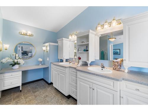 409 33Rd Avenue S, Erickson, BC - Indoor Photo Showing Bathroom