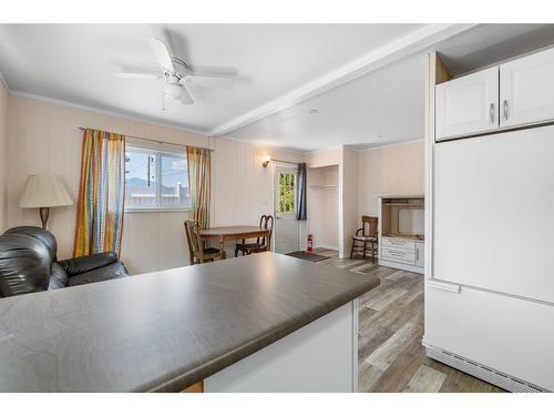 409 33Rd Avenue S, Erickson, BC - Indoor Photo Showing Kitchen