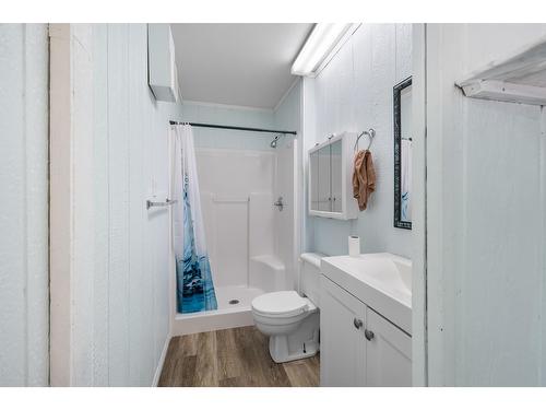 409 33Rd Avenue S, Erickson, BC - Indoor Photo Showing Bathroom