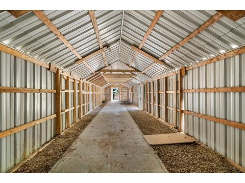 409 33Rd Avenue S, Erickson, BC - Indoor Photo Showing Other Room