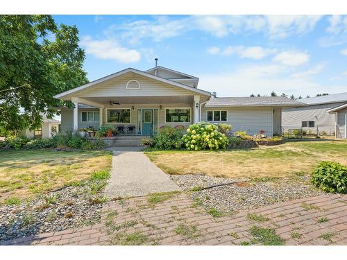 409 33Rd Avenue S, Erickson, BC - Outdoor With Facade