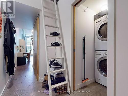 1033 - 155 Dalhousie Street, Toronto C08, ON - Indoor Photo Showing Laundry Room