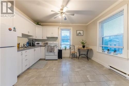 672-680 Mackay Street, Pembroke, ON - Indoor Photo Showing Kitchen