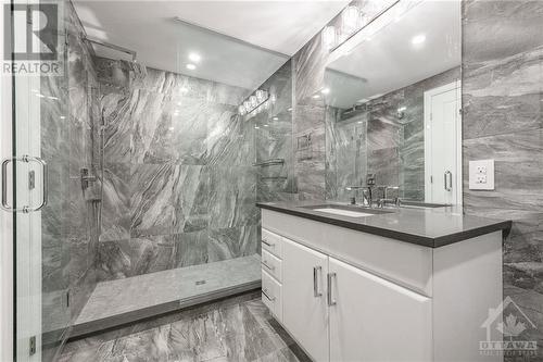 888 Melwood Avenue, Ottawa, ON - Indoor Photo Showing Bathroom