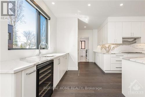 888 Melwood Avenue, Ottawa, ON - Indoor Photo Showing Kitchen With Upgraded Kitchen