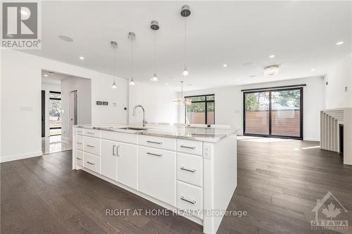 888 Melwood Avenue, Ottawa, ON - Indoor Photo Showing Kitchen With Upgraded Kitchen