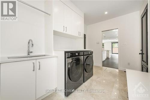 888 Melwood Avenue, Ottawa, ON - Indoor Photo Showing Laundry Room