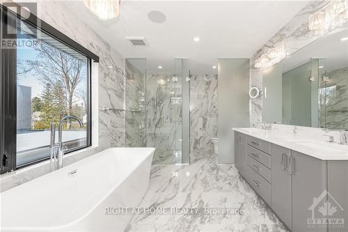 888 Melwood Avenue, Ottawa, ON - Indoor Photo Showing Bathroom