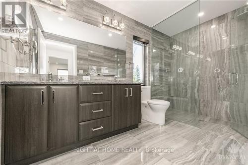 888 Melwood Avenue, Ottawa, ON - Indoor Photo Showing Bathroom