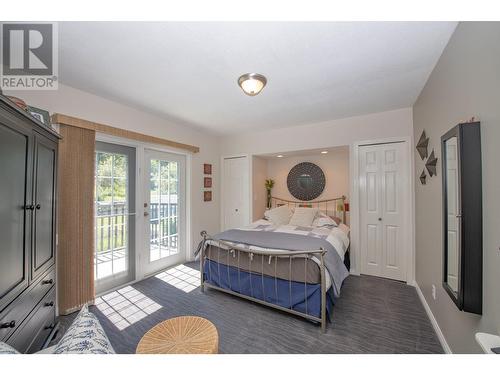 5648 Learmouth Road, Coldstream, BC - Indoor Photo Showing Bedroom