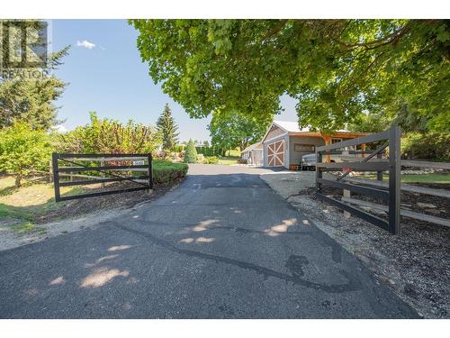 5648 Learmouth Road, Coldstream, BC - Outdoor