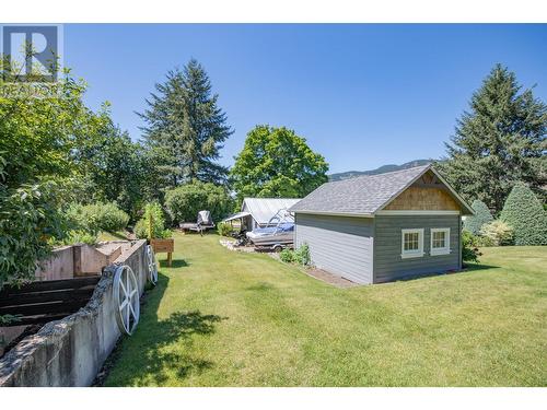 5648 Learmouth Road, Coldstream, BC - Outdoor