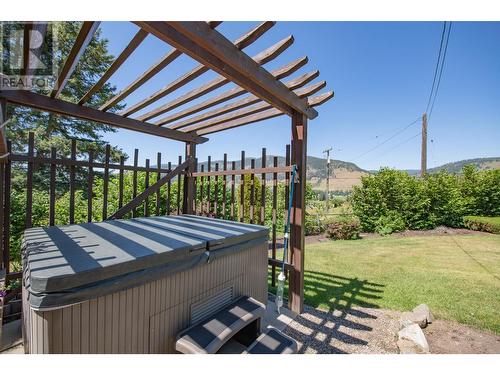 5648 Learmouth Road, Coldstream, BC - Outdoor