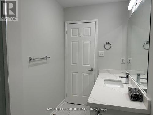 265 Johnson Street, Barrie, ON -  Photo Showing Bathroom