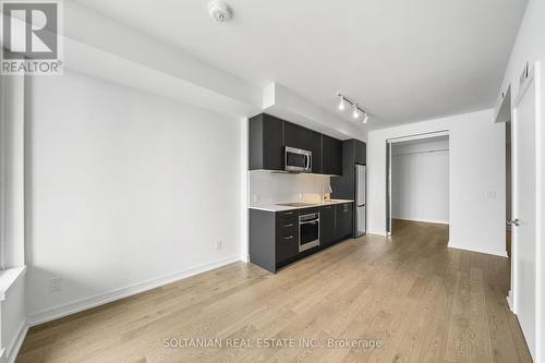 4107 - 1926 Lake Shore Boulevard, Toronto (High Park-Swansea), ON - Indoor Photo Showing Kitchen