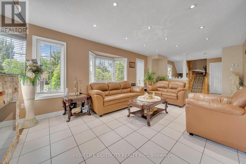 7 Westbrook Avenue, Brampton, ON - Indoor Photo Showing Living Room