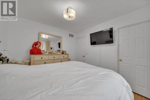 7 Westbrook Avenue, Brampton, ON - Indoor Photo Showing Bedroom