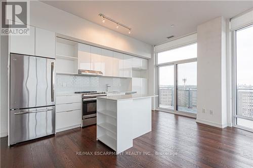 508 - 2520 Eglinton Avenue W, Mississauga (Central Erin Mills), ON - Indoor Photo Showing Kitchen With Upgraded Kitchen