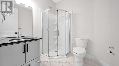 7213 Silver Creek Circle, London, ON - Indoor Photo Showing Bathroom