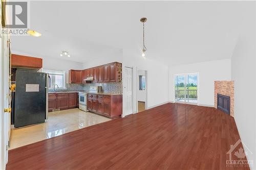 1043 Jacynthe Street, Hawkesbury, ON - Indoor Photo Showing Kitchen