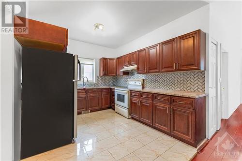 1043 Jacynthe Street, Hawkesbury, ON - Indoor Photo Showing Kitchen