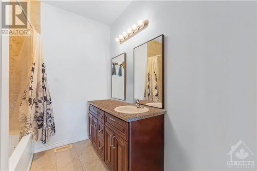 1043 Jacynthe Street, Hawkesbury, ON - Indoor Photo Showing Bathroom