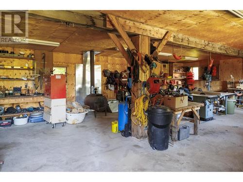 3255 Mountain View Road, Mcbride, BC - Indoor Photo Showing Garage