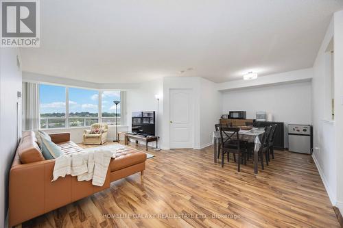 884 - 1 Greystone Walk Drive, Toronto, ON - Indoor Photo Showing Living Room