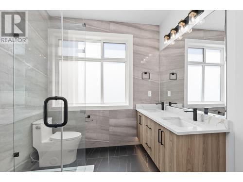 830 Lawson Avenue Unit# 1, Kelowna, BC - Indoor Photo Showing Bathroom
