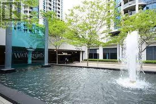 809 - 2083 Lake Shore Boulevard W, Toronto W06, ON - Outdoor