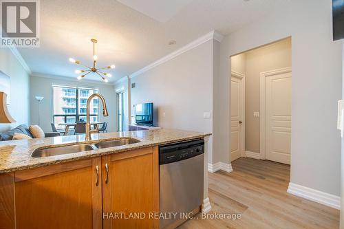 809 - 2083 Lake Shore Boulevard W, Toronto W06, ON - Indoor Photo Showing Kitchen With Double Sink