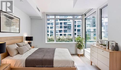 323E - 576 Front Street, Toronto, ON - Indoor Photo Showing Bedroom