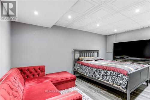 40 Queenslea Drive, Hamilton, ON - Indoor Photo Showing Bedroom