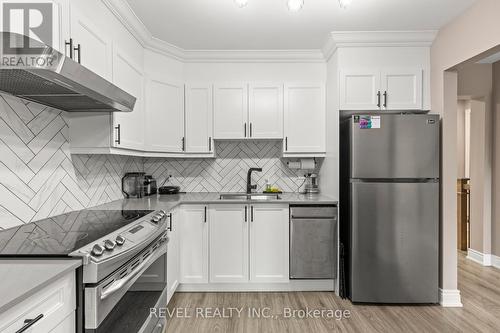 3 - 985 Limeridge Road E, Hamilton, ON - Indoor Photo Showing Kitchen With Stainless Steel Kitchen With Upgraded Kitchen