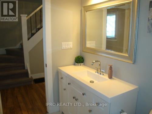 392 Niagara Street, Welland, ON - Indoor Photo Showing Bathroom