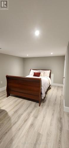 392 Niagara Street, Welland, ON - Indoor Photo Showing Bedroom