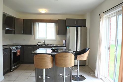 4256 Shuttleworth Drive, Niagara Falls, ON - Indoor Photo Showing Kitchen