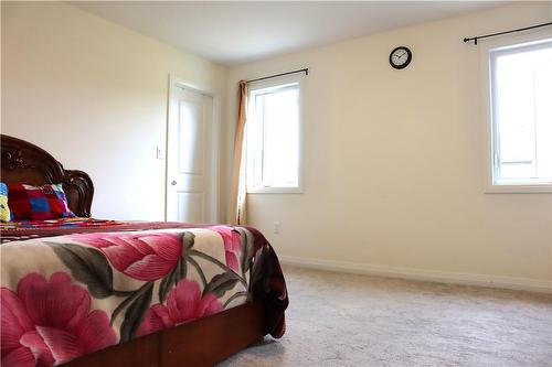 4256 Shuttleworth Drive, Niagara Falls, ON - Indoor Photo Showing Bedroom