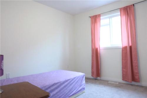 4256 Shuttleworth Drive, Niagara Falls, ON - Indoor Photo Showing Bedroom