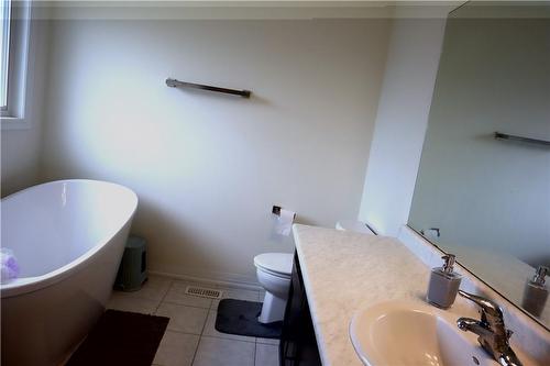 4256 Shuttleworth Drive, Niagara Falls, ON - Indoor Photo Showing Bathroom