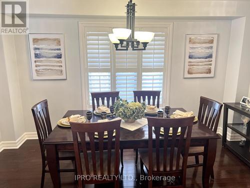 18 Tawnberry Circle, Brampton, ON - Indoor Photo Showing Dining Room