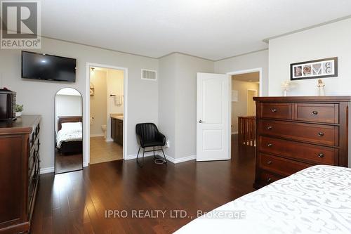 18 Tawnberry Circle, Brampton, ON - Indoor Photo Showing Bedroom