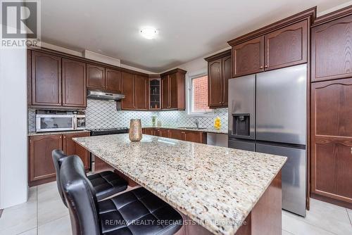 72 Twistleton Street, Caledon, ON - Indoor Photo Showing Kitchen