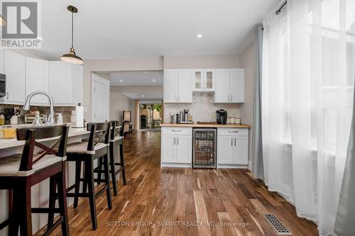 102 Poplar Avenue, Halton Hills (Acton), ON - Indoor Photo Showing Kitchen With Upgraded Kitchen