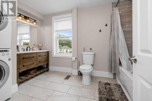 102 Poplar Avenue, Halton Hills (Acton), ON - Indoor Photo Showing Bathroom