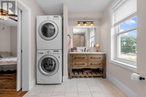 102 Poplar Avenue, Halton Hills (Acton), ON - Indoor Photo Showing Laundry Room